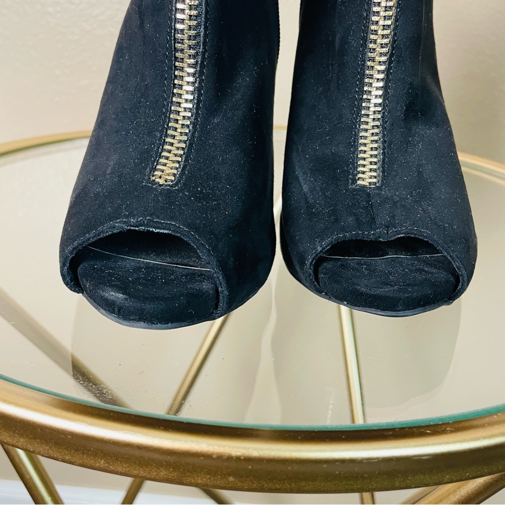Guess Black Suede High Heels Peep Toe 4 Inch Zip Up Open Toe Heels 8 M New - Picture 10 of 10
